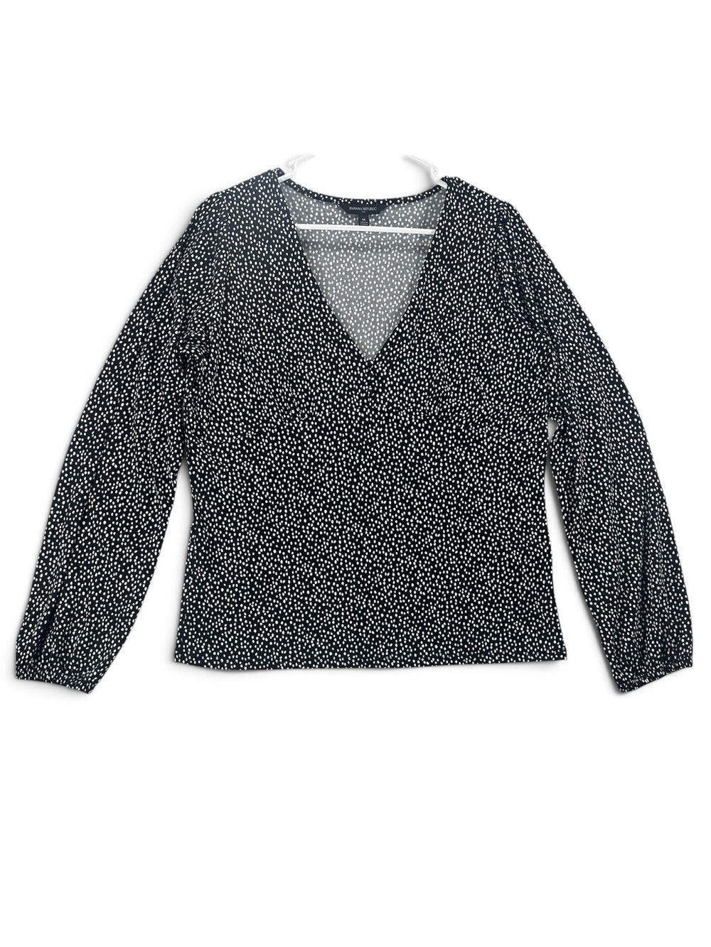 Banana Republic Women’s M Black and White Dot V-Neck Long Sleeve Blouse